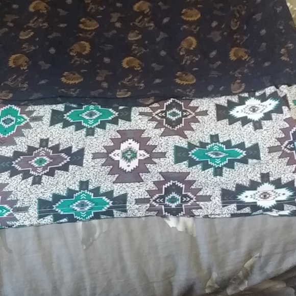 2 tank tops - Picture 4 of 4